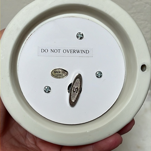 NIB Porcelain Angel Musical - Picture 8 of 16